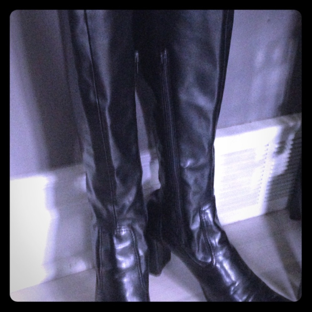 Nine West vintage black knee high boots - Picture 4 of 4